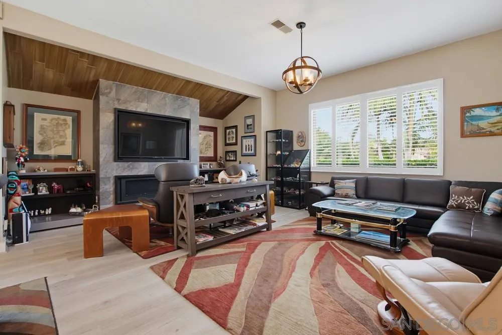 1048 La Sombra, San Marcos, California 92078 — photo 5