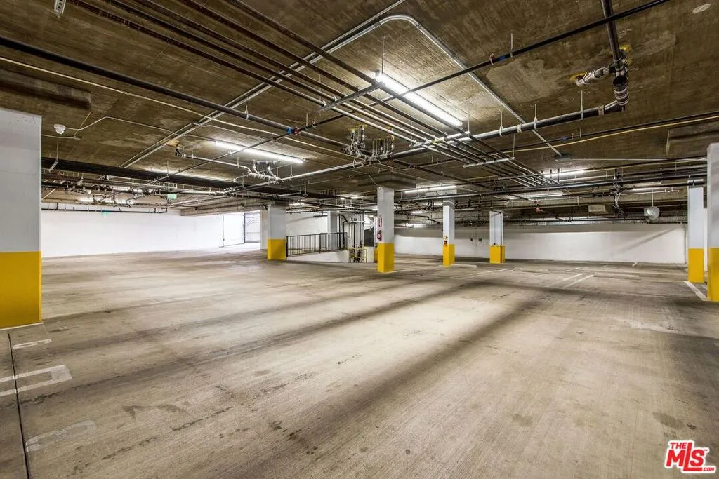 1237 S Holt Avenue 303, Los Angeles, California 90035 — photo 5
