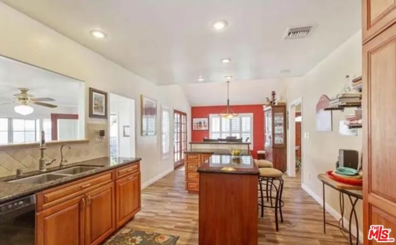 2340 Caldero, Montrose, California 91020 — photo 5