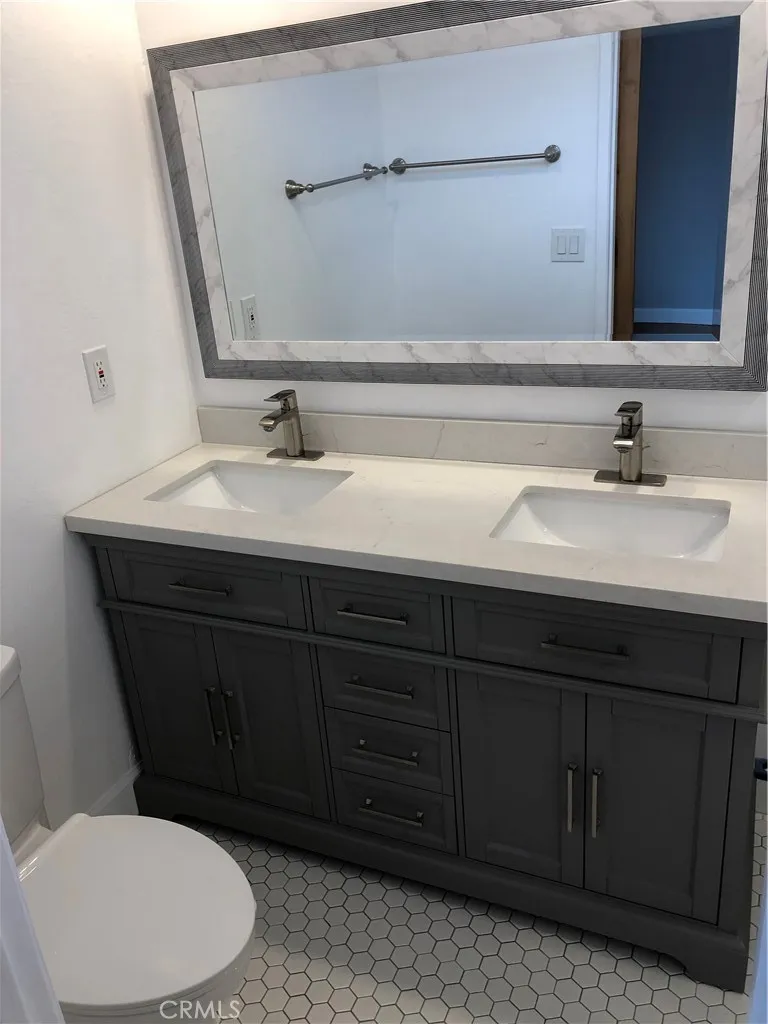 Main bathroom with double sinks