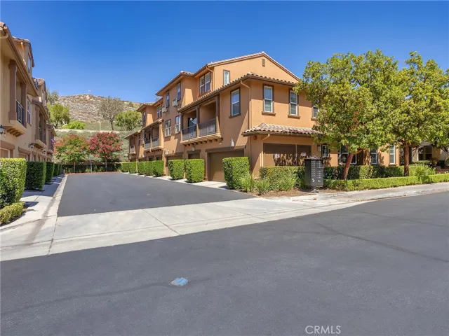 28457 Herrera Street, Valencia, California 91354 — photo 4