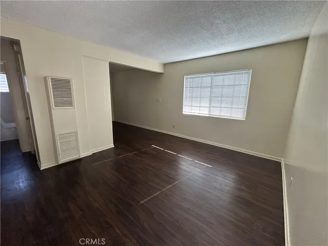 327 W Carson Street 11, Carson, California 90745 — photo 4