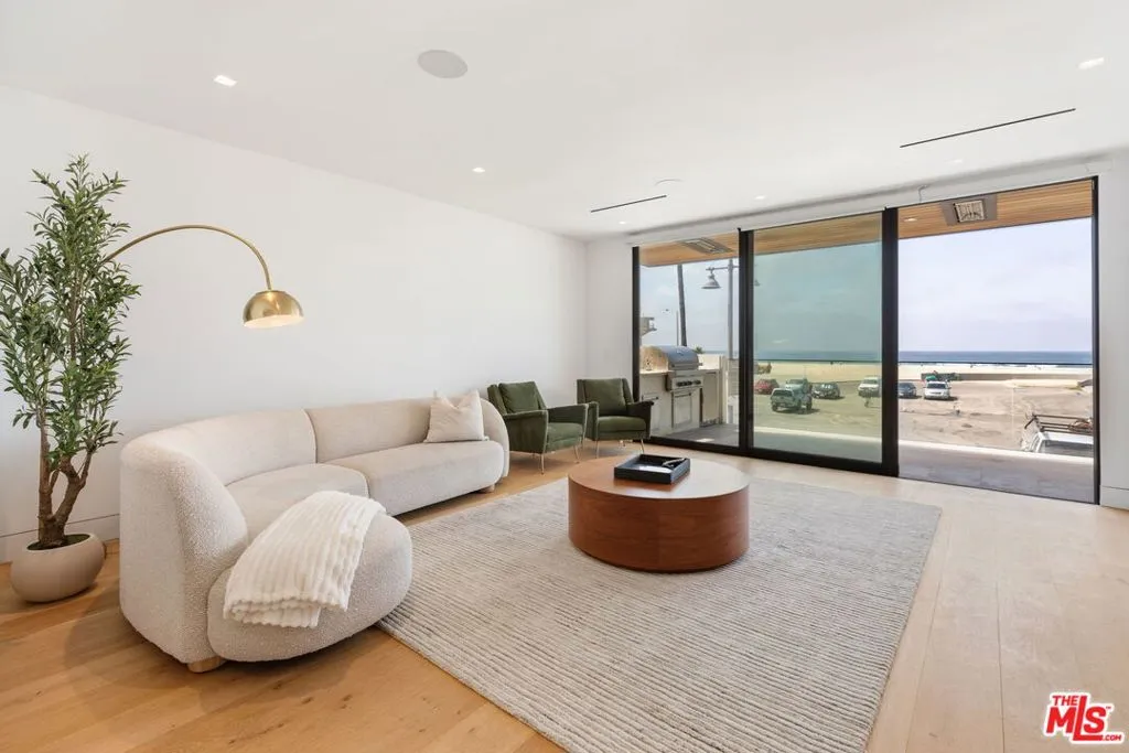 2205 Ocean Front Walk, Los Angeles, California 90291 — photo 4