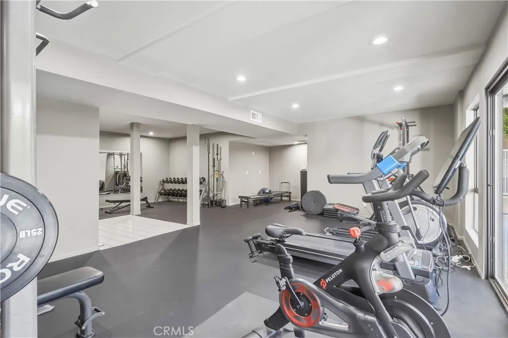 Gym / Exercise Room Gym / Exercise Room