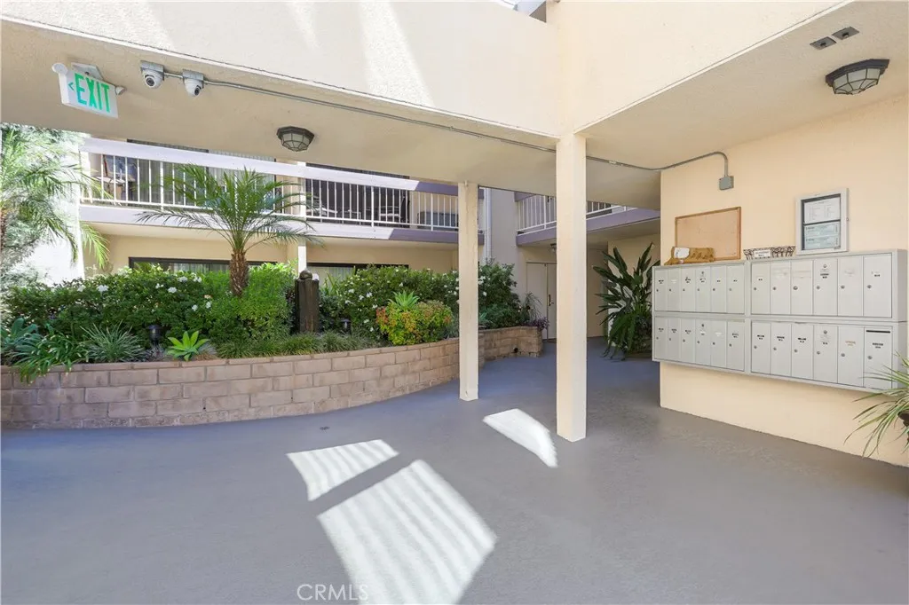 Courtyard and mailbox area