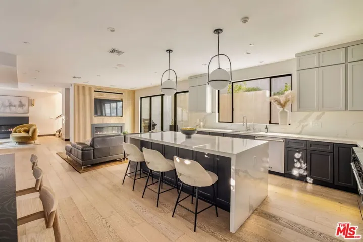 2260 Alcyona Drive, Los Angeles, California 90068 — photo 5