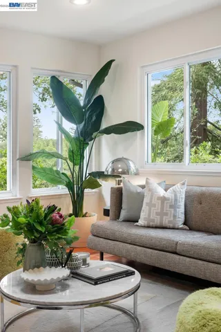 6625 Thornhill Dr, Oakland, California 94611 — photo 5