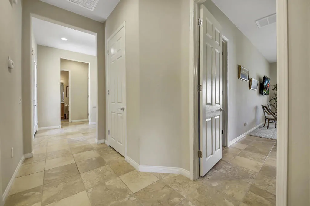 20 HALLWAY ABNB 20 HALLWAY ABNB