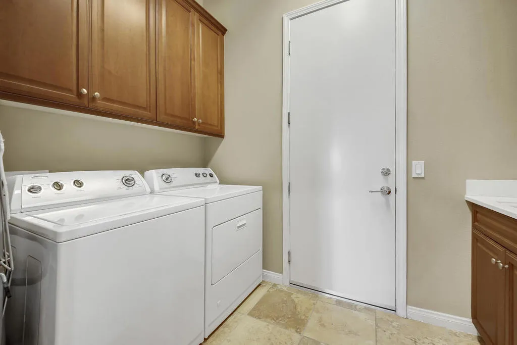 19 LAUNDRY ABNB 19 LAUNDRY ABNB