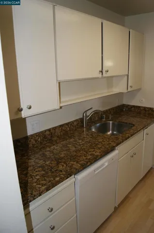 320 N Civic Dr 205, Walnut Creek, California 94596 — photo 4