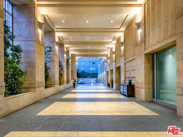 10727 Wilshire Boulevard 404, Los Angeles, California 90024 — photo 5