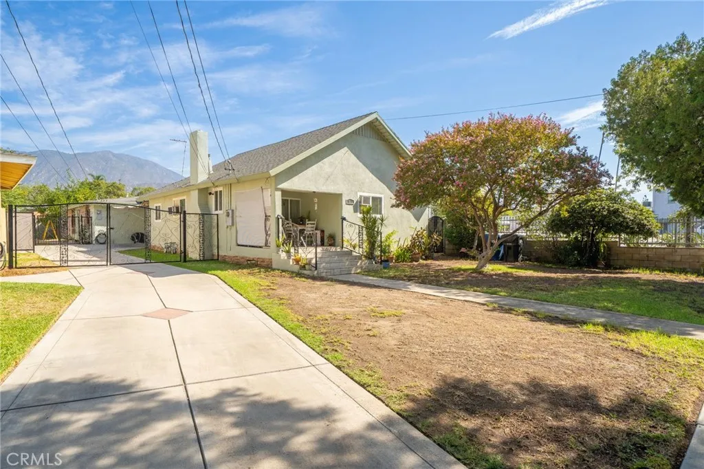 527 E Maple
