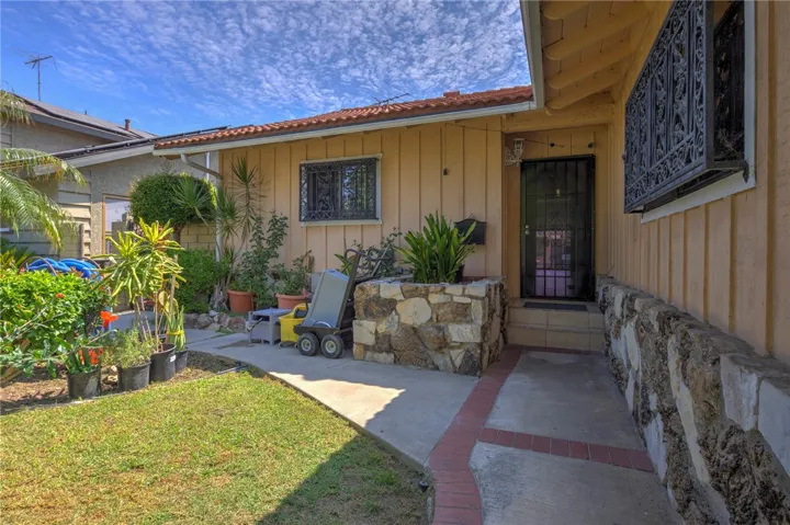 15422 Benfield, Norwalk, California 90650 — photo 4