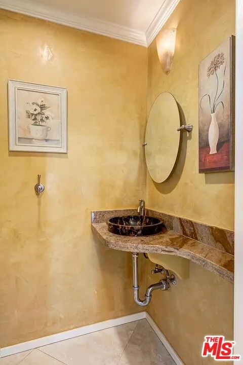 Tuscan plaster walls