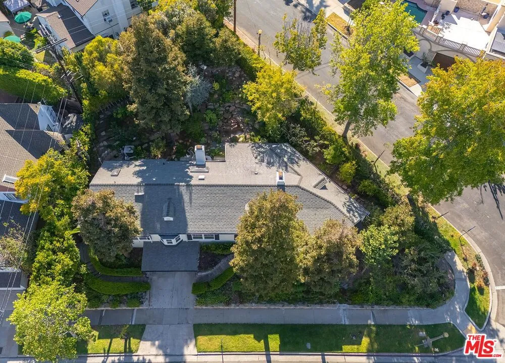 Large corner lot