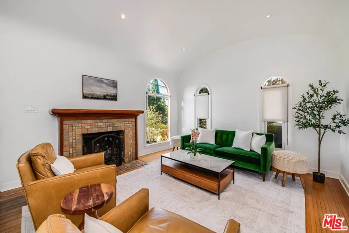 7321 Oakwood Avenue, Los Angeles, California 90036 — photo 5