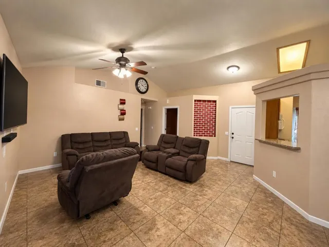 2215 Hidden, Blythe, California 92225 — photo 4