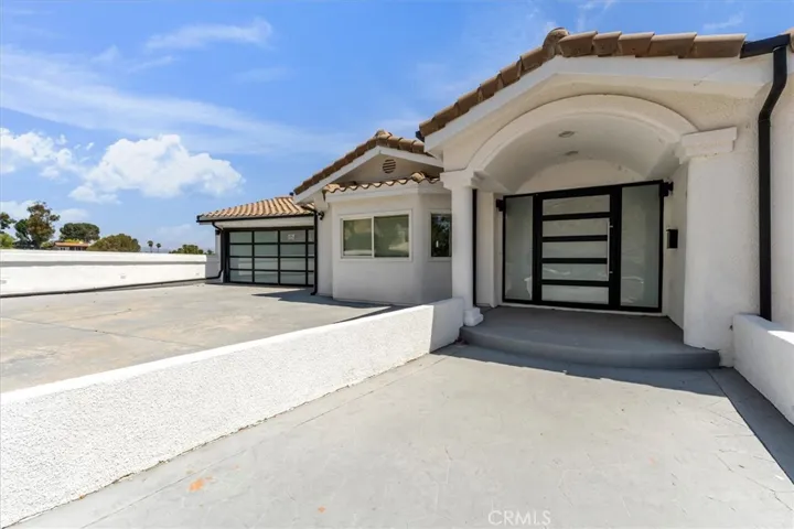 5096 Llano Drive, Woodland Hills, California 91364 — photo 4