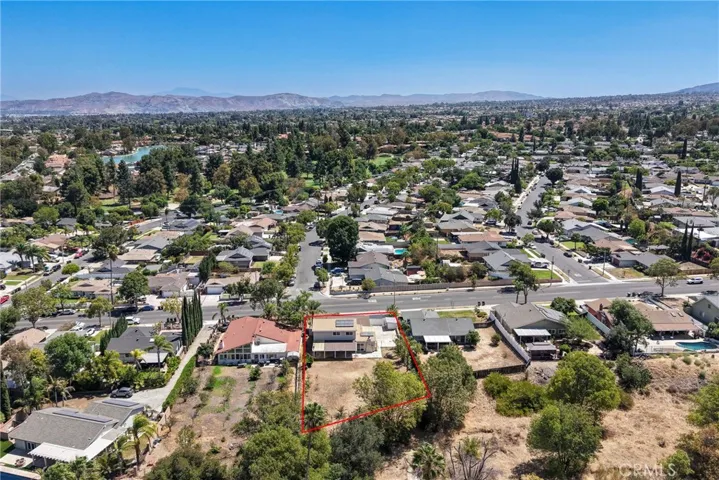 1604 Avenida Del Vista, Corona, California 92882 — photo 4