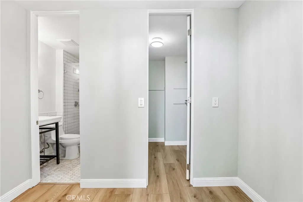 Dressing area Dressing area