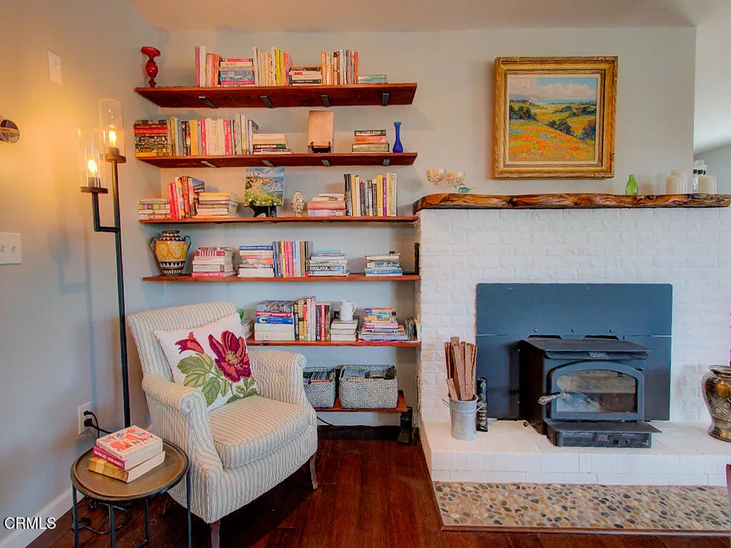 Built-in Shelving Built-in Shelving