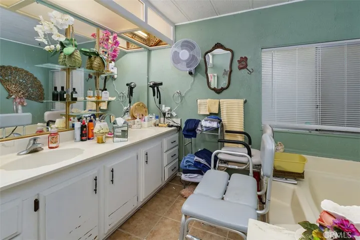 Main Suite Bathroom 2