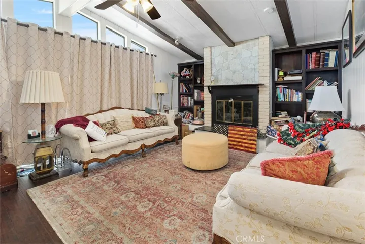 Family room 1