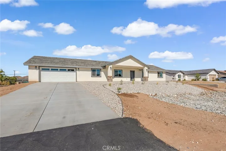 16218 Quantico Rd E, Apple Valley, California 92307 — photo 5