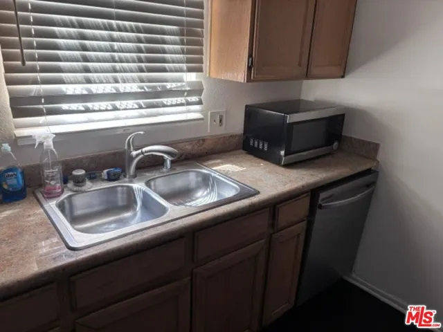720 N Eucalyptus Avenue 106, Inglewood, California 90302 — photo 5