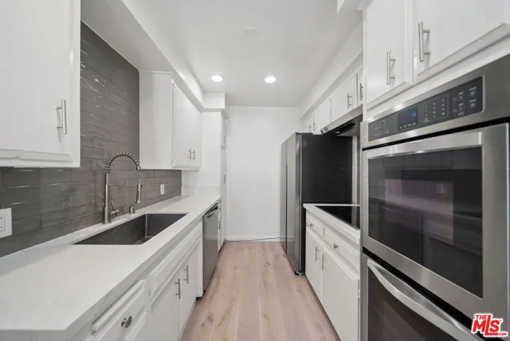 133 N Swall Drive 301, Beverly Hills, California 90211 — photo 5