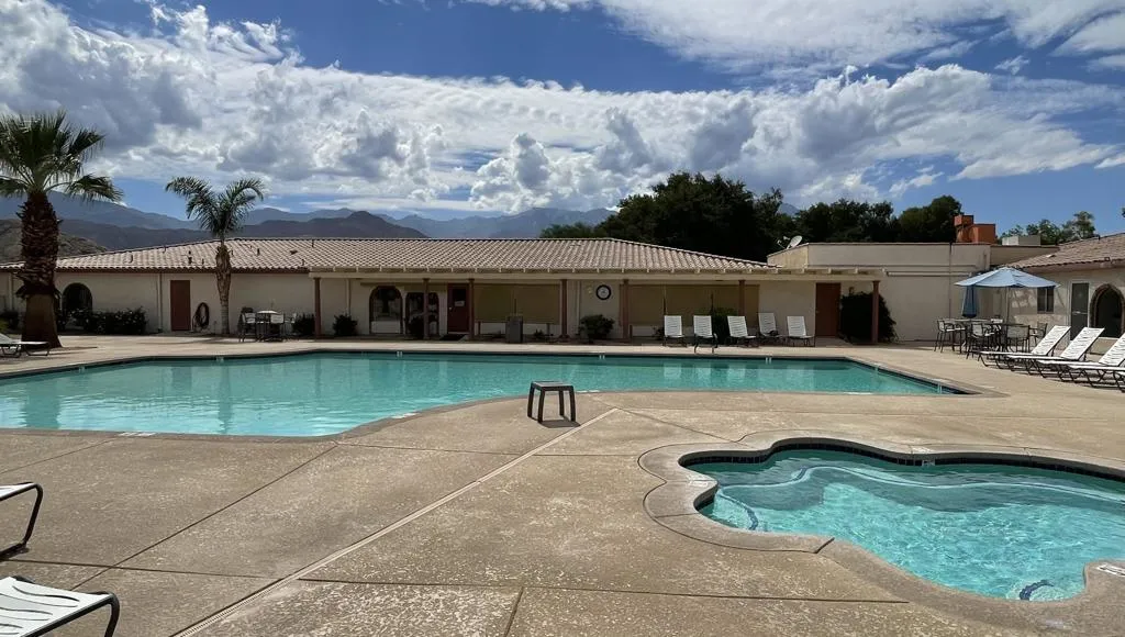 Clubhouse & Pool Clubhouse & Pool