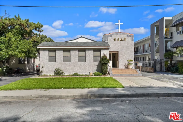 317 W Palmer Avenue, Glendale, California 91204 — photo 4