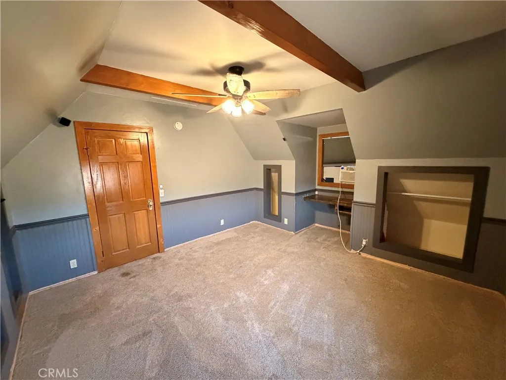 2nd Bedroom (Upstairs) 2nd Bedroom (Upstairs)