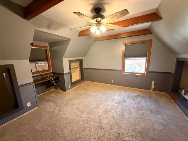 2nd Bedroom (Upstairs)