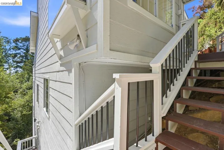 6163 Girvin Dr, Oakland, California 94611 — photo 4