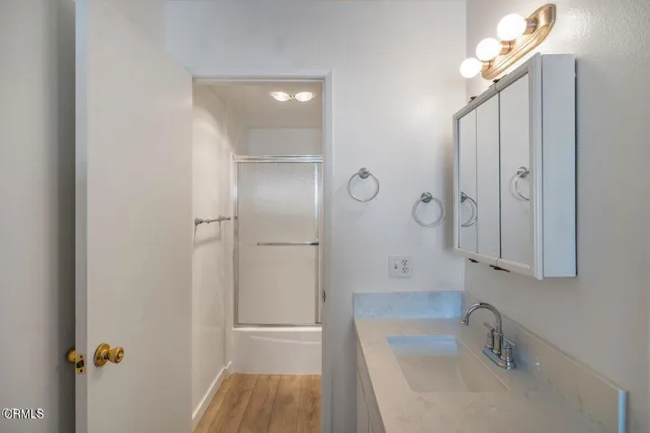 BATH1