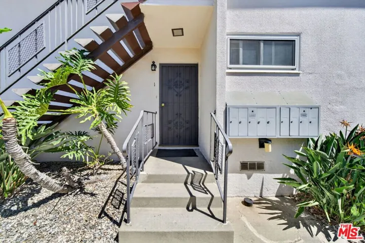 324 E Tamarack Avenue, Inglewood, California 90301 — photo 4