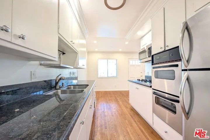 224 Bicknell Avenue C, Santa Monica, California 90405 — photo 4