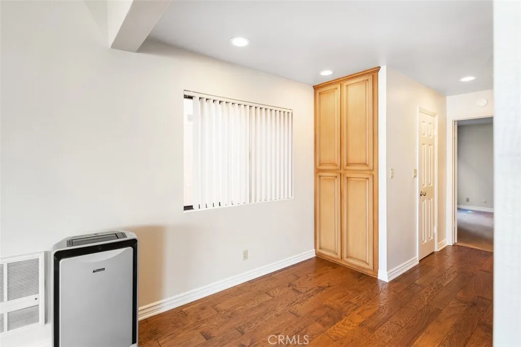 Electric wall heater