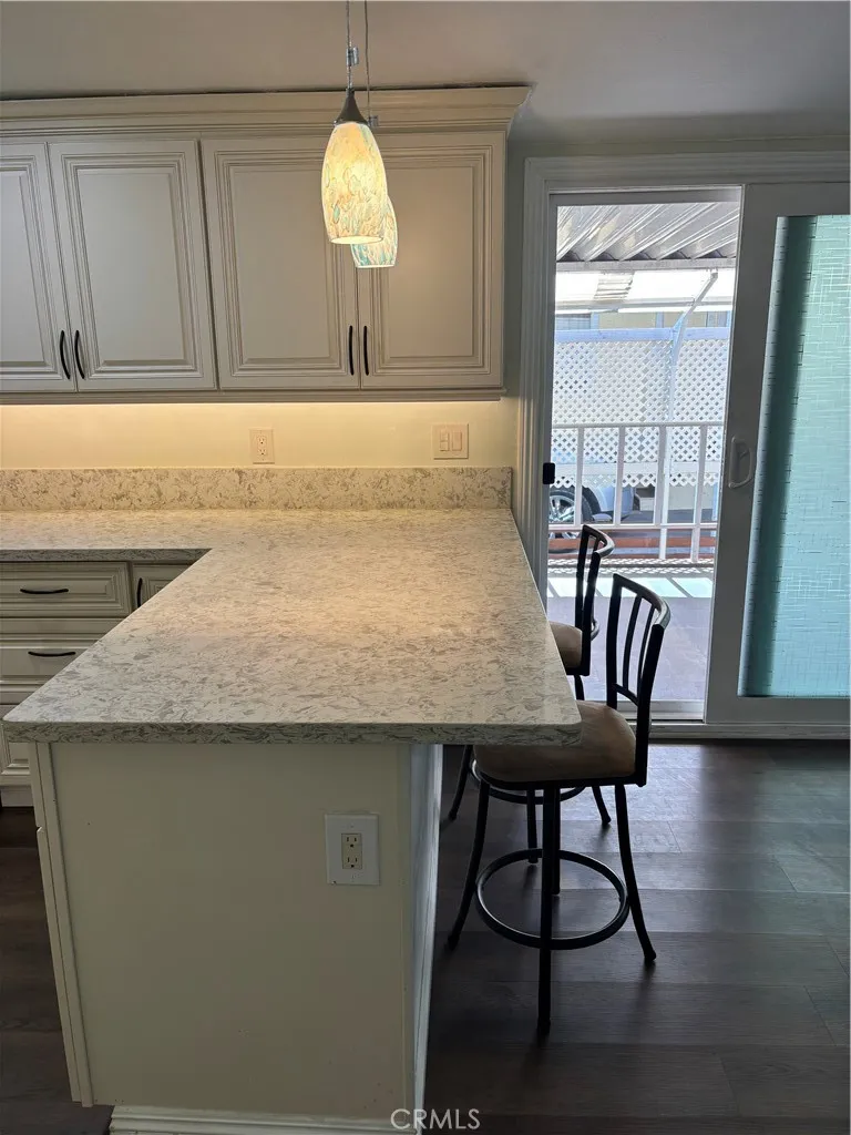 breakfast bar
