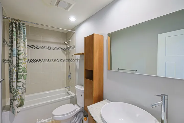 9322 Marina Pacifica N, Long Beach, California 90803 — photo 4