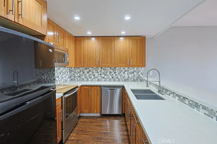 9322 Marina Pacifica N, Long Beach, California 90803 — photo 5