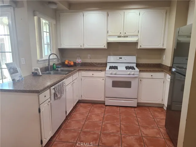 2915 Westchester, Riverside, California 92503 — photo 5