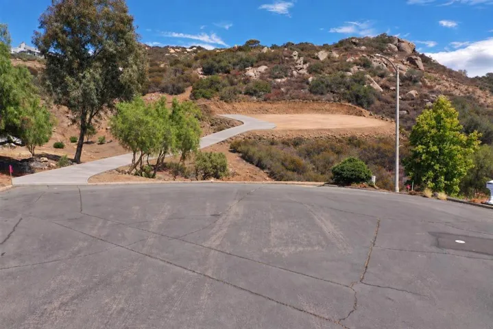 https://zimg.paragon.ice.com/ParagonImages/Property/PA/SDMLS/-535110/3/120/90/cfd7f17794f832f2c2cd8fa72031b7aa/3/90c2879f0cf9bb640191e5eb78b6bc6e/-535110-93b48c23-72d4-4f52-946e-97fa3ff1186f.JPG