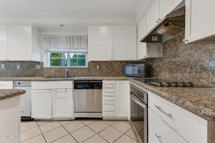 6108 Kentland Avenue, Woodland Hills, California 91367 — photo 5