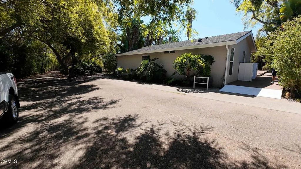 Driveway to house foothill