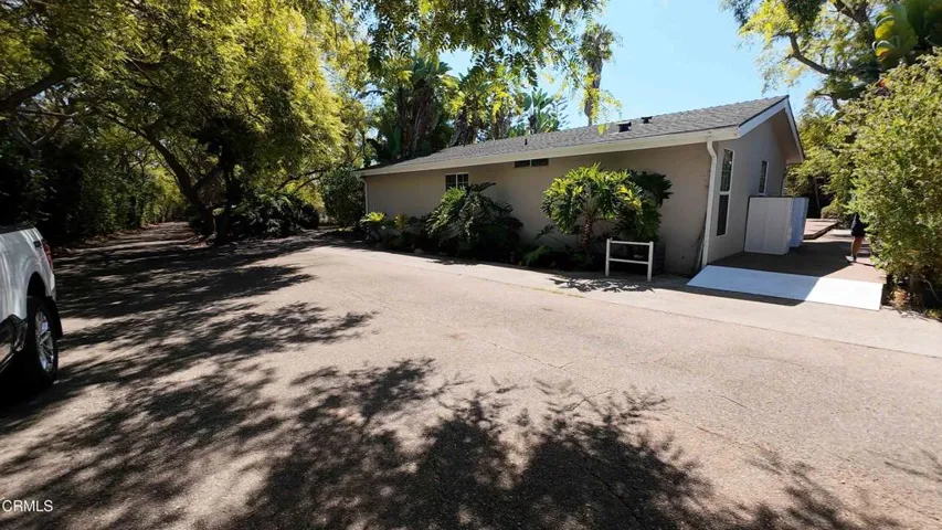 Driveway to house foothill