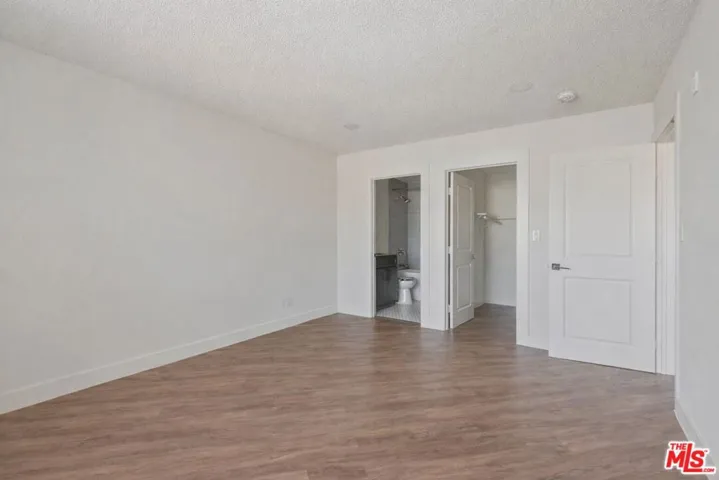 310 S Kenmore Avenue 107, Los Angeles, California 90020 — photo 4