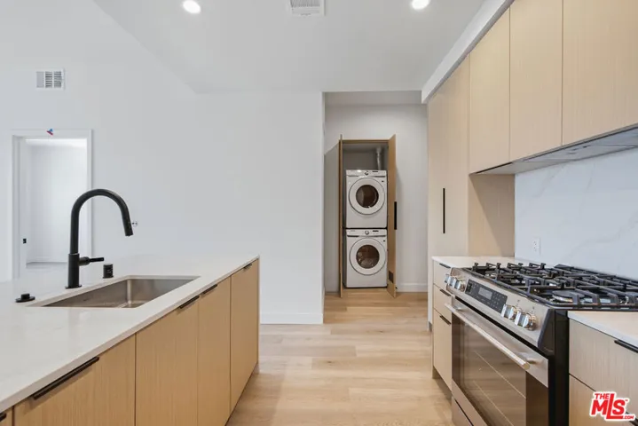 3555 Overland Avenue 406, Los Angeles, California 90034 — photo 5