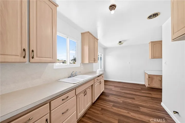 17210 Wilton, Torrance, California 90504 — photo 5
